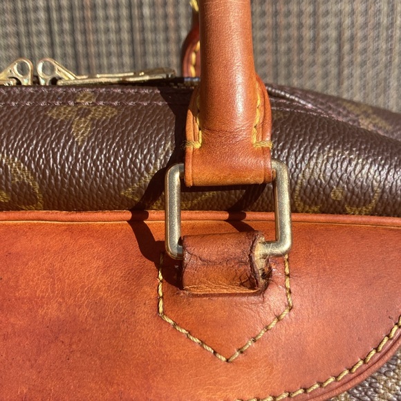 Vintage Louis Vuitton Deauville - Picture 11 of 16